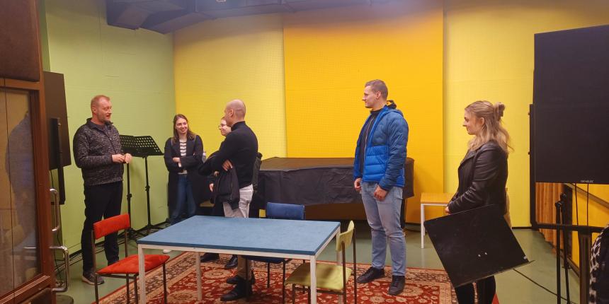 Študentje na obisku na Radiu Slovenija (foto: Urška Perenič)